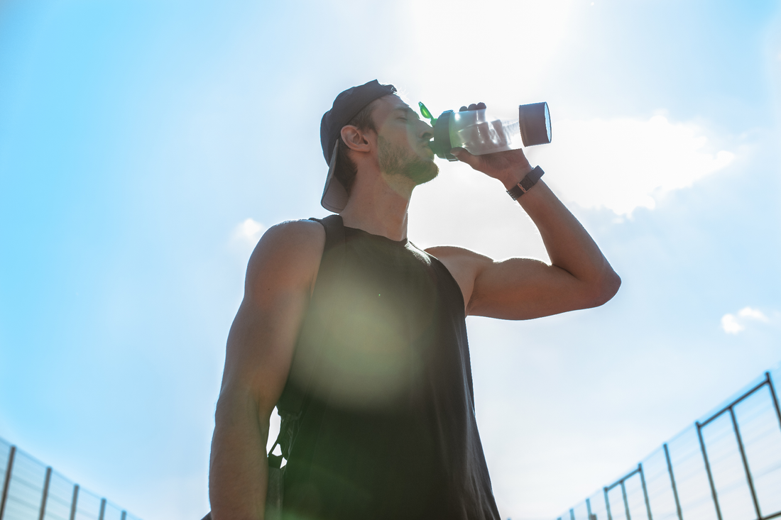 ¿Cuánta agua deberías tomar durante el día?
